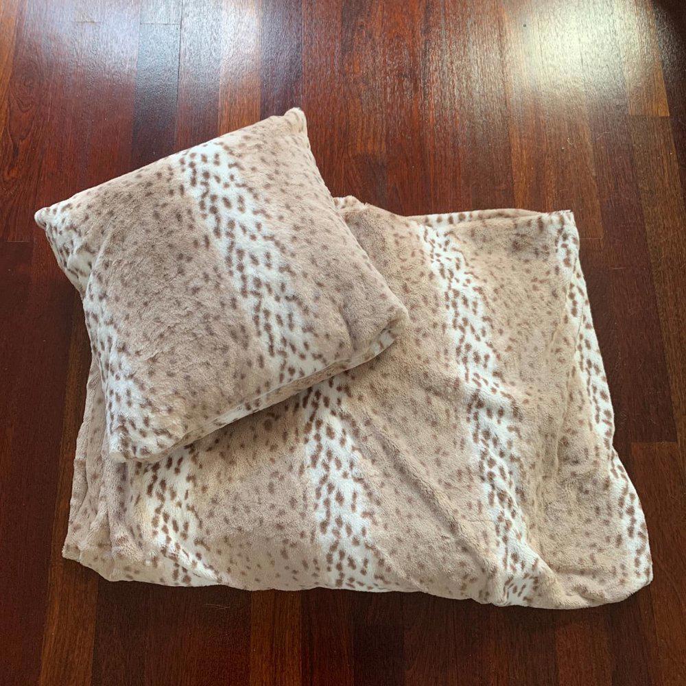 Tourance Luxury Throw Regular Size Snow Leopard Blanket and Square Pillow